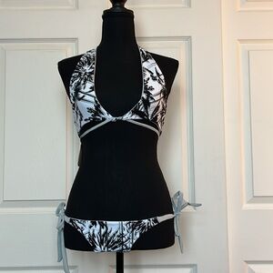 NWT-Versatile reversible, bikini swimsuit, in  black, white & gray. Size small.